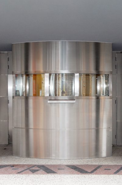 Gillade Header Staand