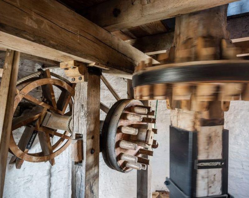 09 51176c54fb4d400c5d1e06034e852691