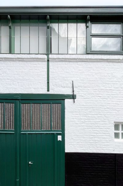 Ledois Header Staand